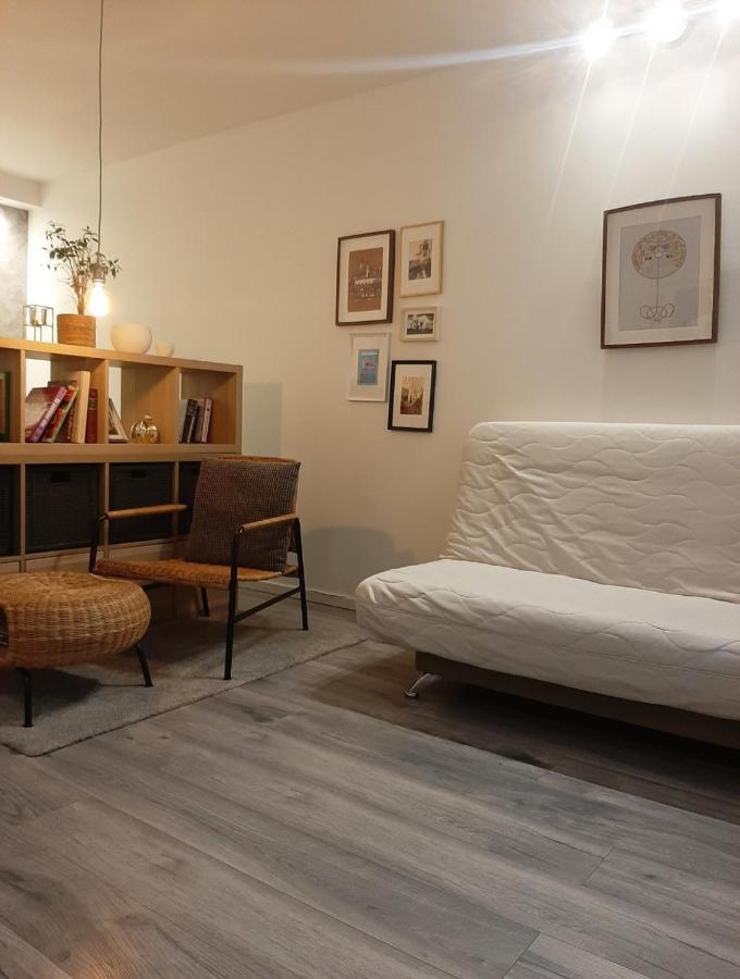 New! Cozy Apartment With Free Guarded Parking Riga Extérieur photo
